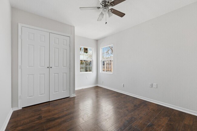 Building Photo - 9455 Greens Point