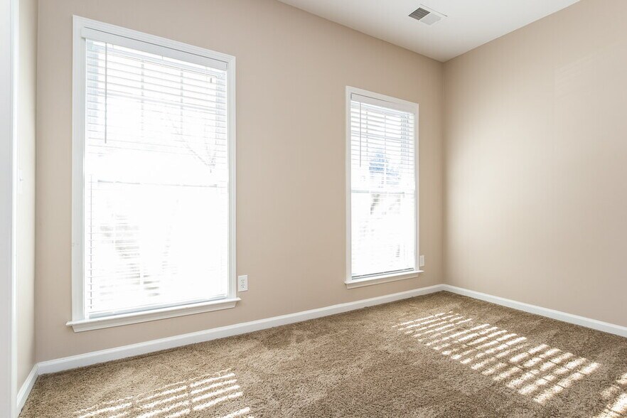 Building Photo - 417 Little River Rd