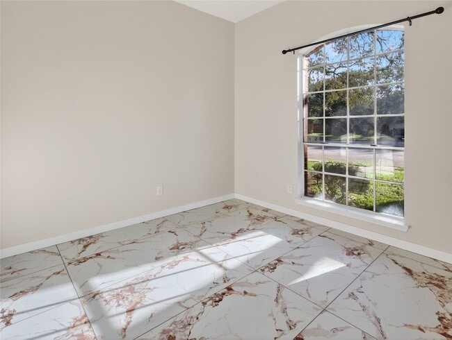 Building Photo - 4418 W Thunderwood Cir