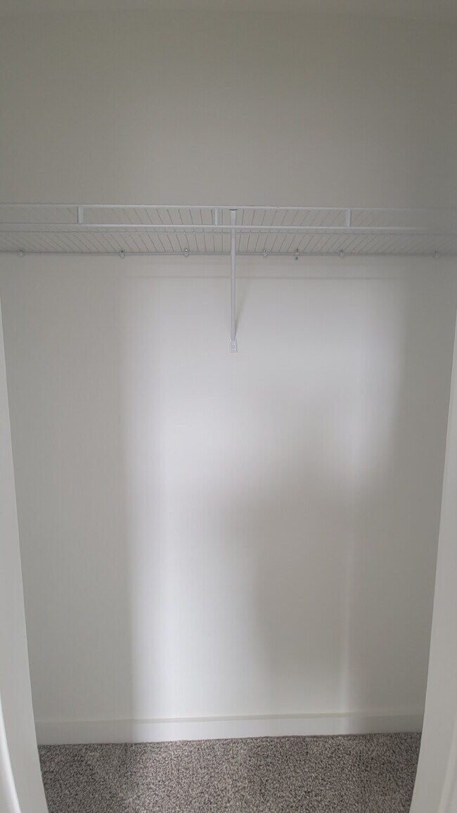 Building Photo - Section 8 Accepted!!! "Charming 3-Bed Oasis with Granite Elegance on Discovery Point Drive!"