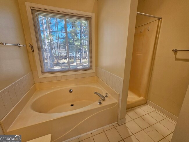 Building Photo - 611 Lora Smith Rd