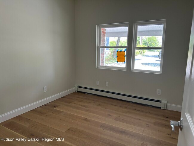 Building Photo - 117 Joslen Blvd