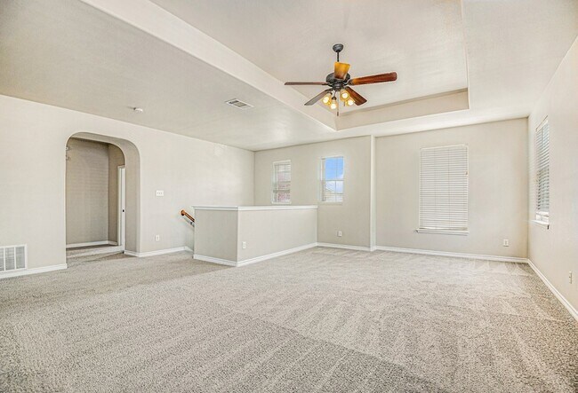 Building Photo - 605 Port Royale Way