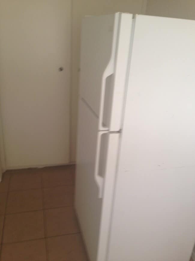 Building Photo - 2 bedroom 2 bath. Appliances included!