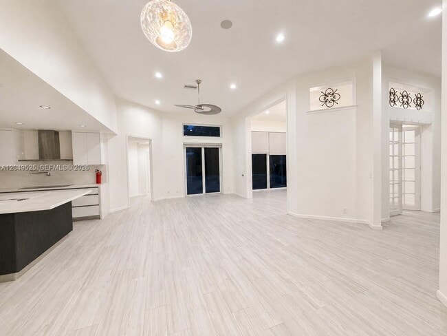 Building Photo - 2616 Oakbrook Ct
