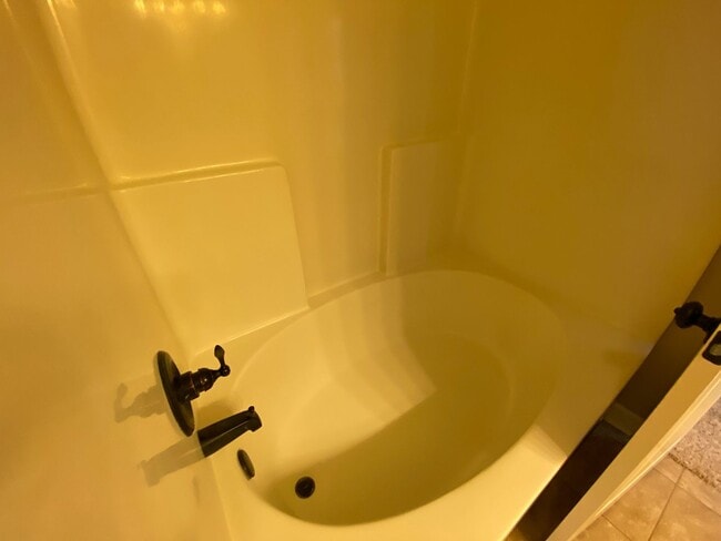 Building Photo - 4212 Shadow Garden Dr