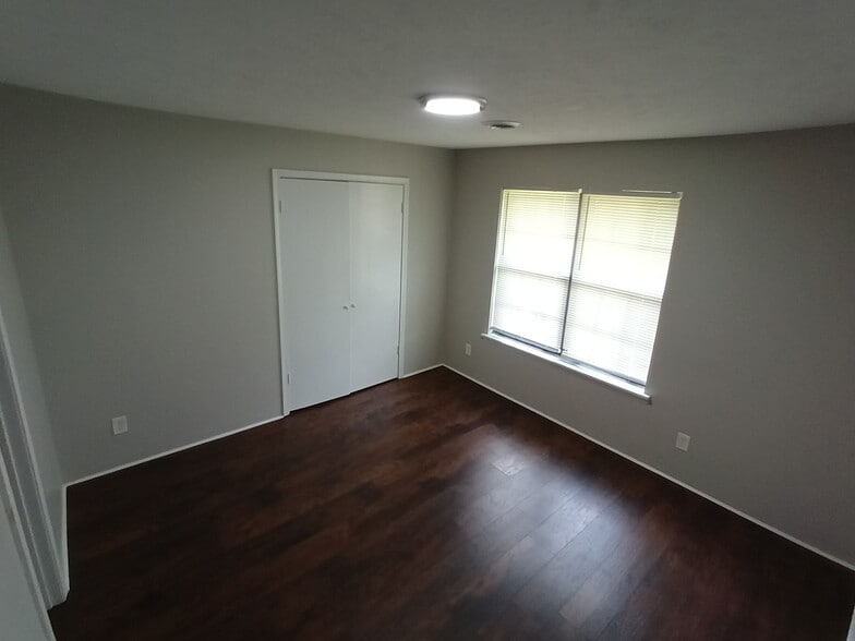 Building Photo - 52 Brianfield Dr