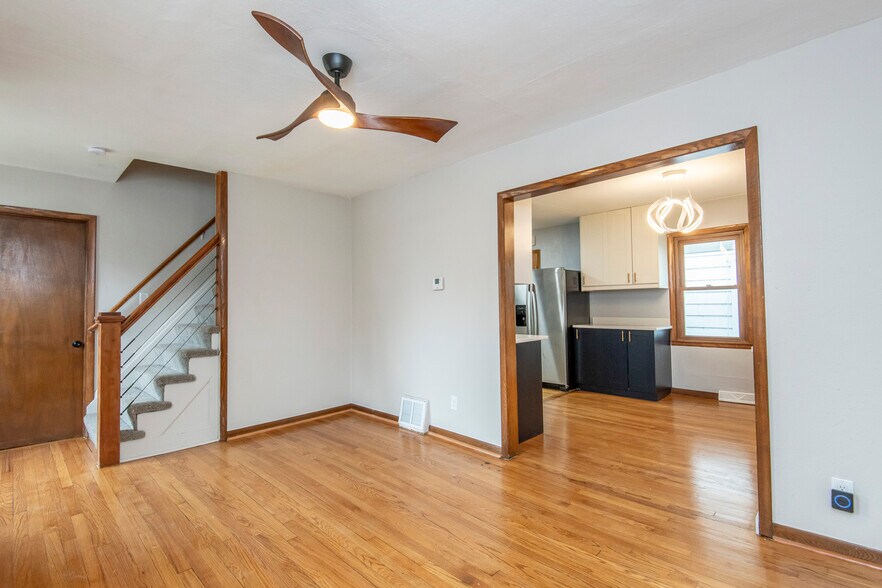 Building Photo - 3500 S Clement Ave