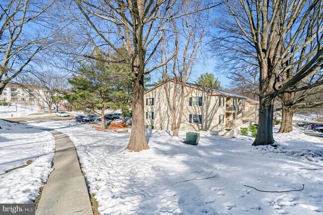 Building Photo - 5902 Surrey Hill Pl