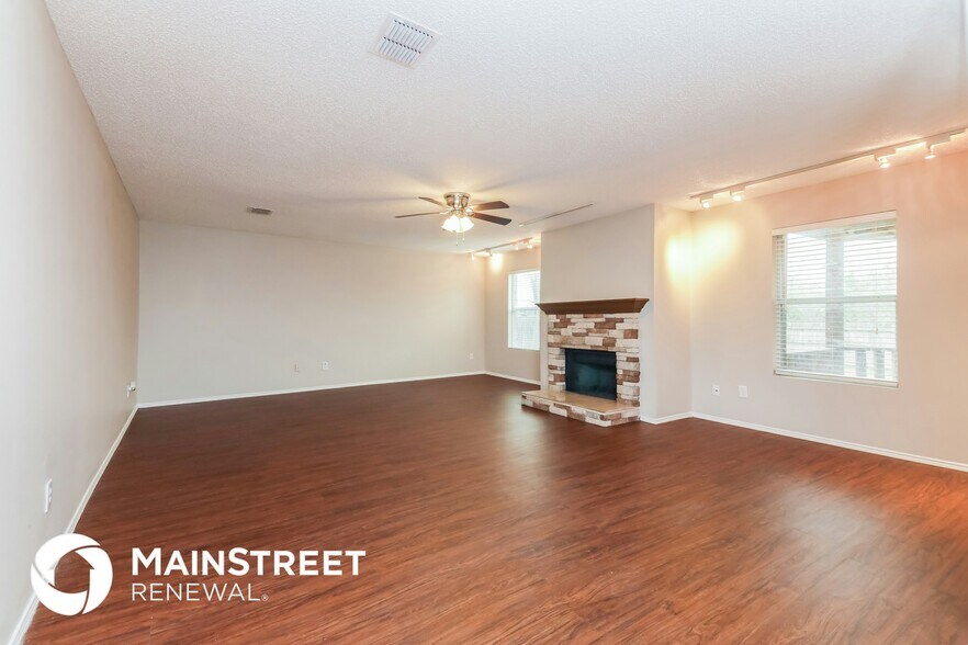 Building Photo - 1673 Chesterwood Dr