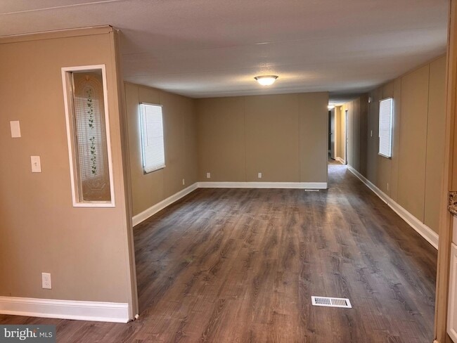 Building Photo - 7357 William Ave