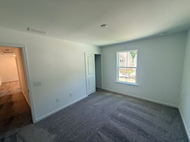 Building Photo - 5637 Bay Rock Rd