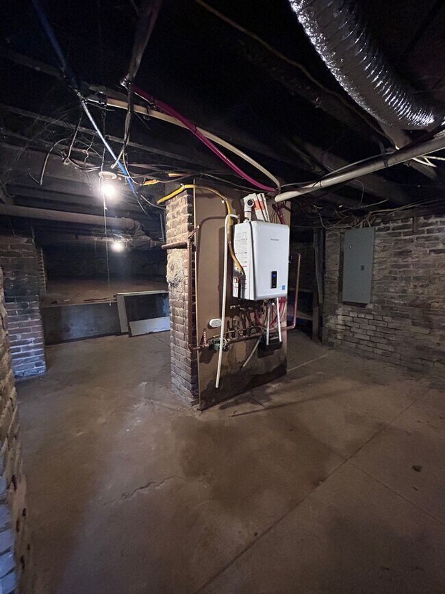 Building Photo - Renovated Victorian with historic touches & huge yard!
