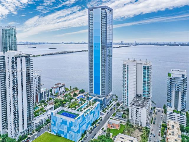 Building Photo - 17201 Collins Ave