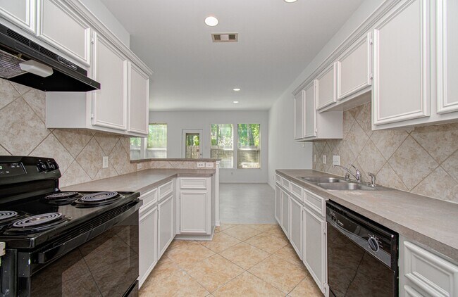 Building Photo - 743 Hallsleigh Ln