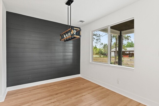 Building Photo - 17068 Lively Rd