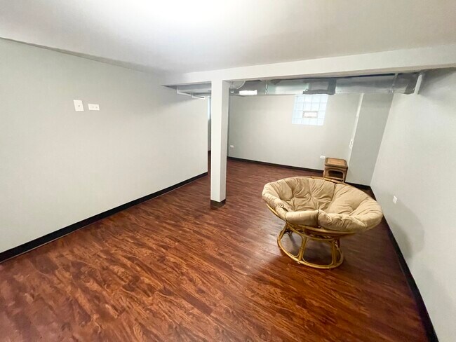 Building Photo - 604 Clement St