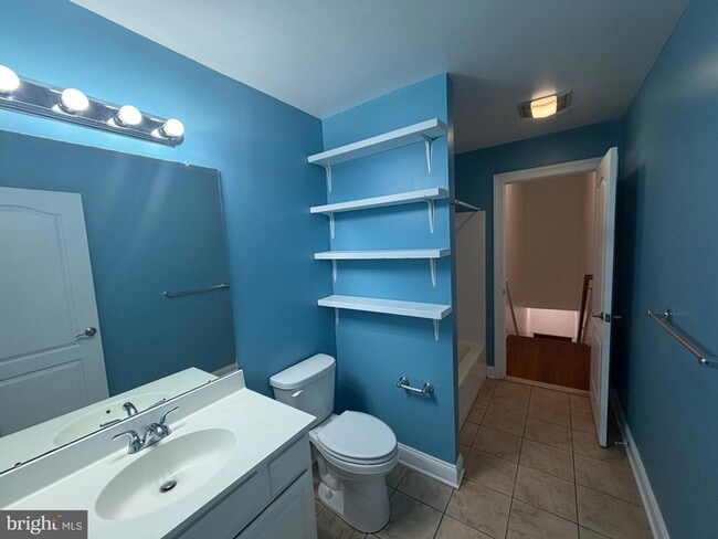 Building Photo - 107 N High St