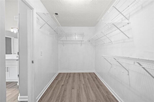 Building Photo - 702 Ashley Glen Ln