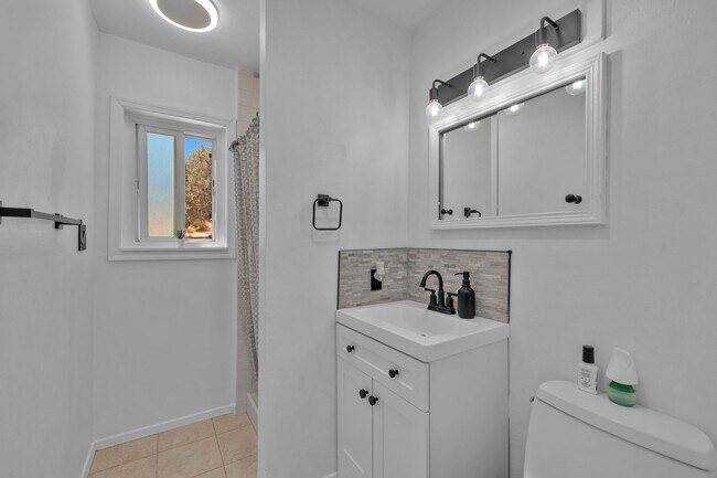 Building Photo - 3/3 HOME available NOW in DESCANSO w/ gara...