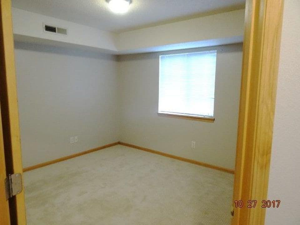 Building Photo - 2861 Coral Ct