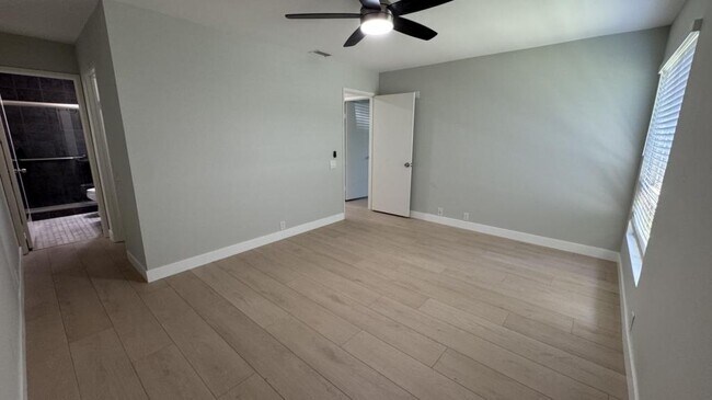 Building Photo - 10541 Caminito Baywood