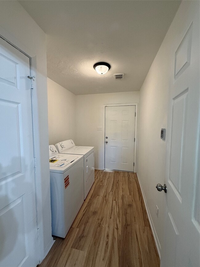 Building Photo - 1205 Thompson St