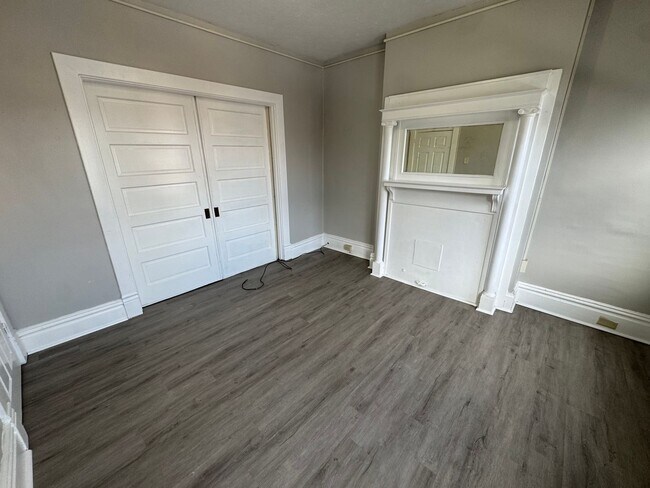 Building Photo - 810 Amity St