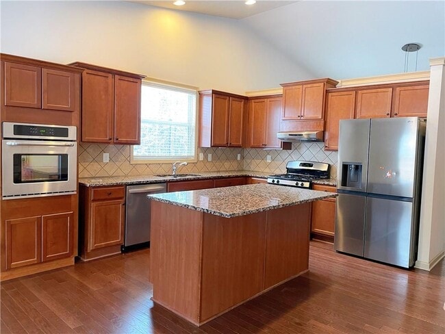 Building Photo - 1821 Bridle Rd