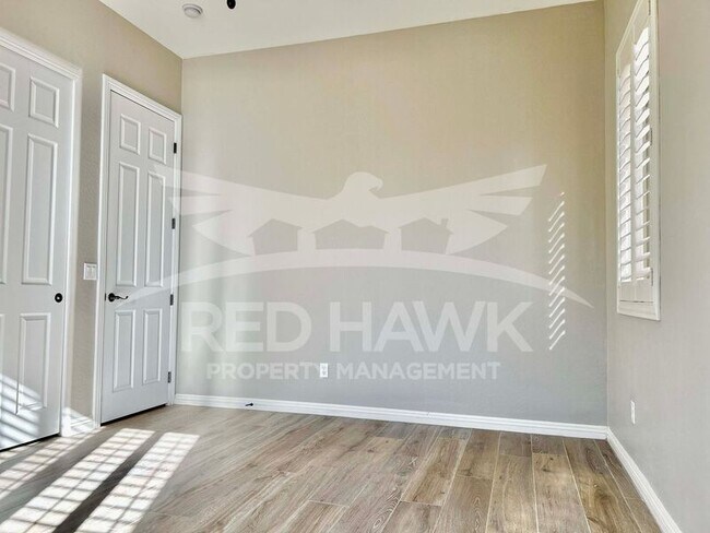 Building Photo - 863 W Bluebird Dr