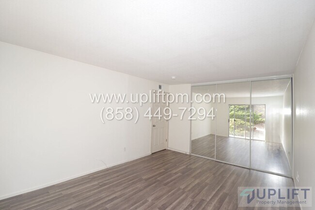 Building Photo - 2 bed 1 bath condo in Alpine with pool in ...