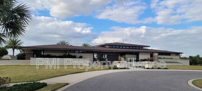 Building Photo - 8084 Glenlloyd Ave