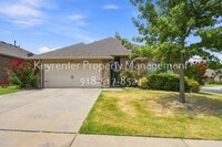 Building Photo - 10724 Masters Cir