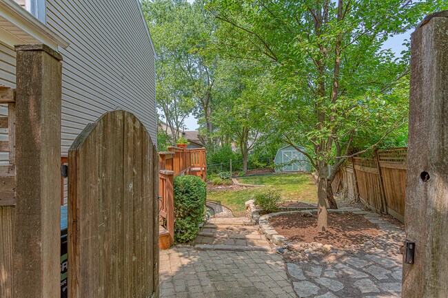 Building Photo - 1490 Paisley Ct