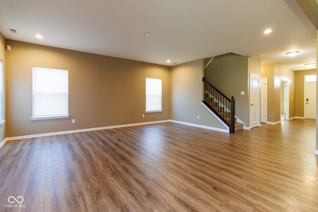 Building Photo - 6610 Aberdeen Dr