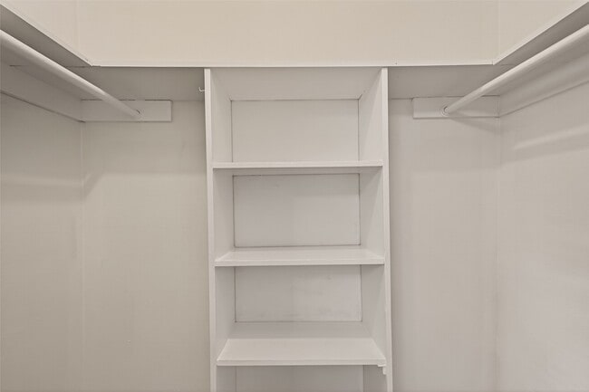 Building Photo - 7714 Renwick Dr