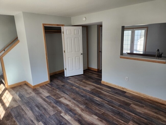 Building Photo - 3061 Emmet Ave