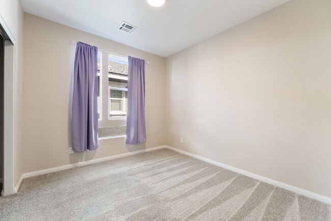 Building Photo - 3 Bedroom Townhome for Rent in Cadence Henderson | Solar Home | Master-Planned Community Near Las...