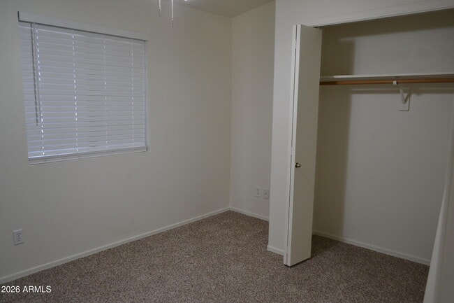 Building Photo - 445 E Osage Ave