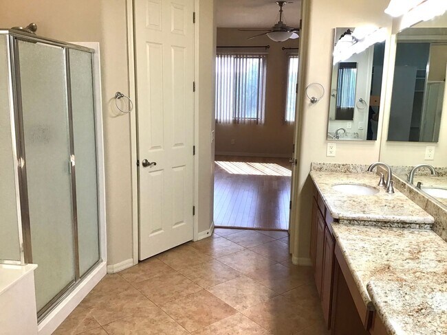 Building Photo - 5 Bdrm, 3 Full bath, clean nice home in Oro Valley-La Canada & Naranja