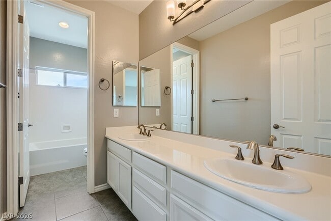 Building Photo - 12165 Edgehurst Ct