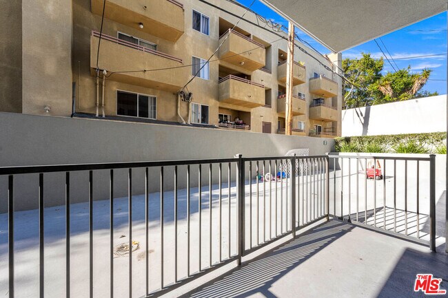 Building Photo - 1215 S Bedford St