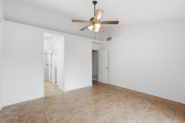 Building Photo - Bright & Peaceful Living in Oro Valley’s Gated Stoney Canyon