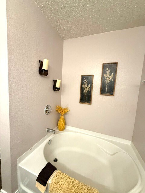 Building Photo - Open floorplan in Fort Worth 3/2/2