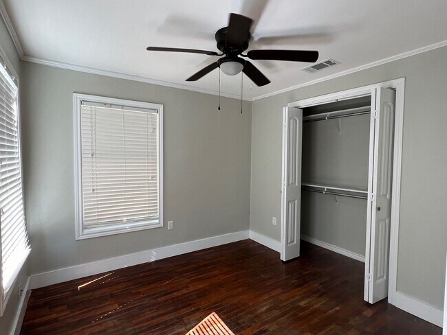 Building Photo - Newly Remodeled Home!