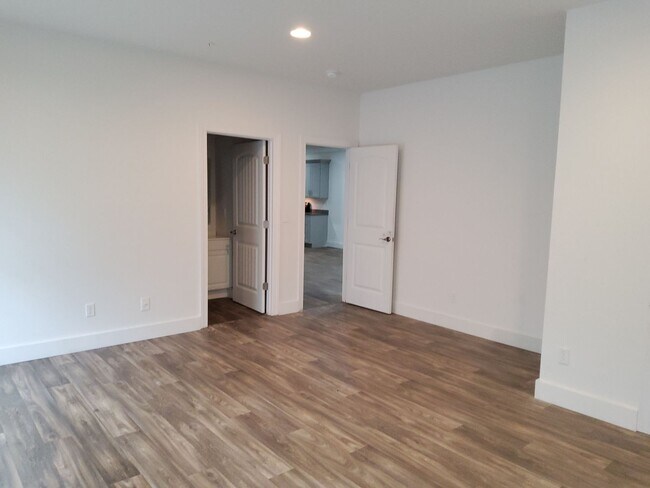 Building Photo - Patriot Palms Apartments