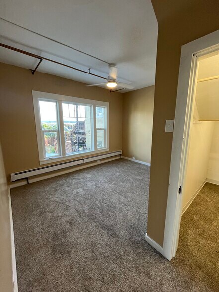 Building Photo - 1126 W Woolman St