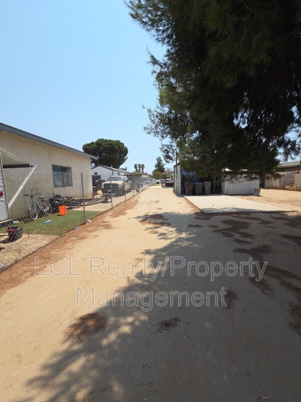 Building Photo - 27642 Van Buren Ave