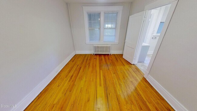 Building Photo - 568 Park Ave