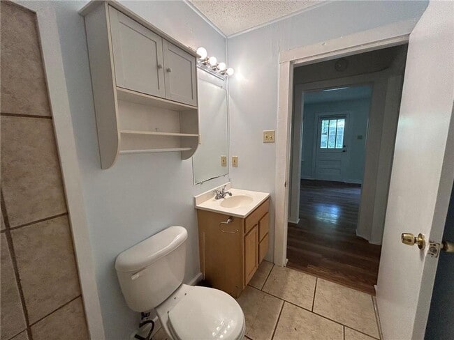 Building Photo - 909 Pansy Ct
